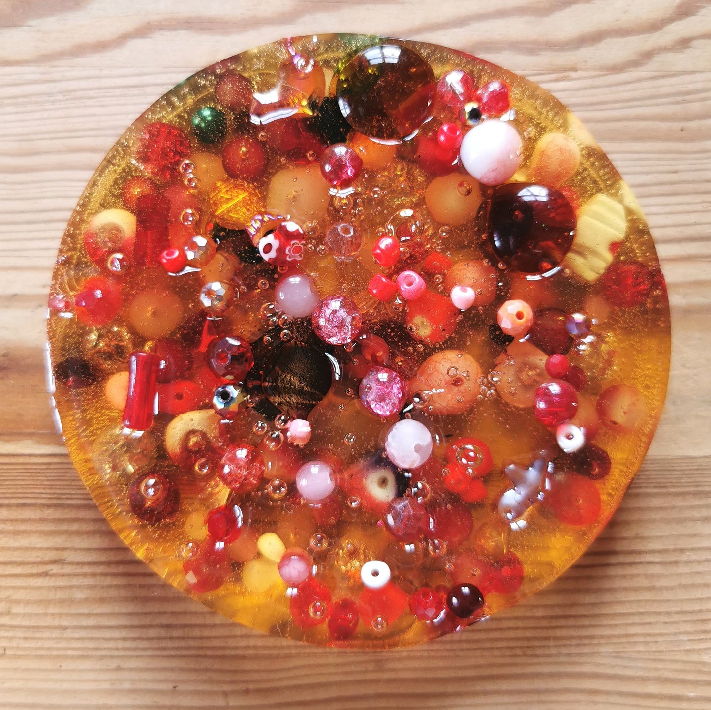 Hermohali 458 (lasihelmitäyte, läpikuultava massa)