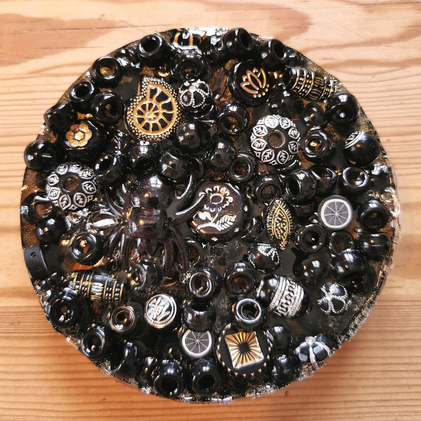 Hermohali 615 (muovi- ja akryylitäyte, läpikuultava massa)