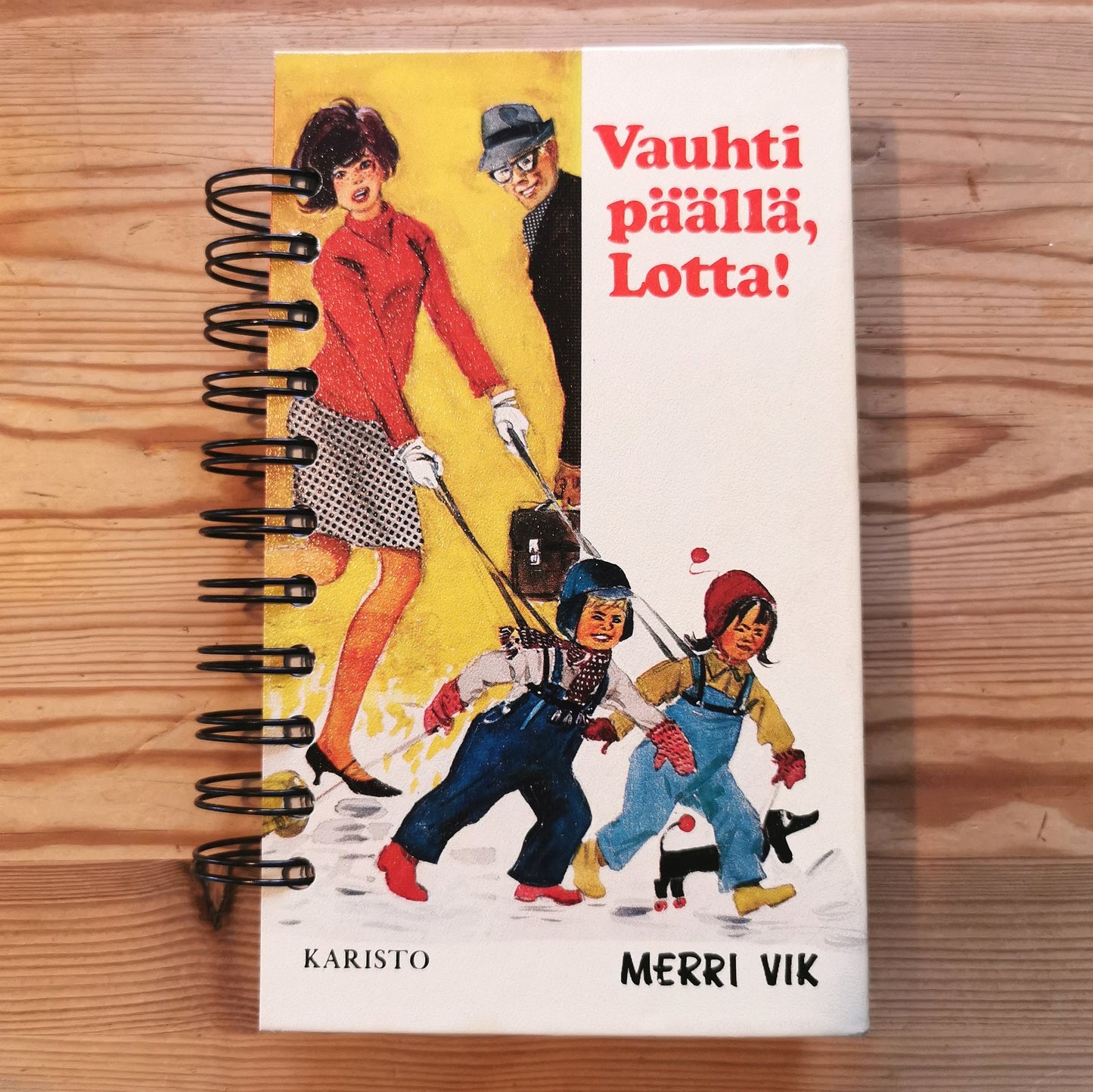Muistikirja "Vauhti päällä Lotta"