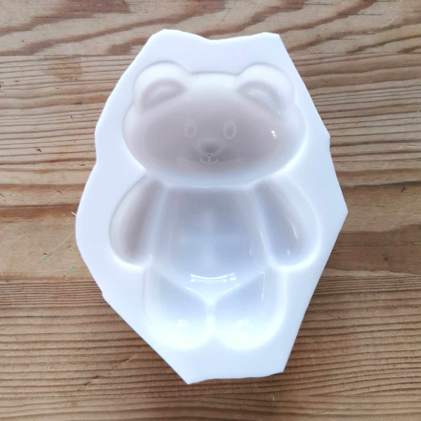 Hermohali 456 Nalle (muovi- ja akryylitäyte, syvänsininen helmiäisvärjätty massa) +MUOTTI