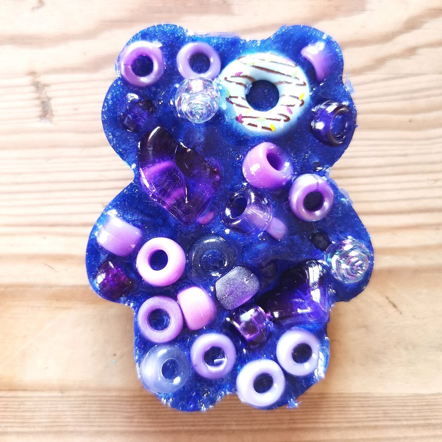 Hermohali 456 Nalle (muovi- ja akryylitäyte, syvänsininen helmiäisvärjätty massa) +MUOTTI