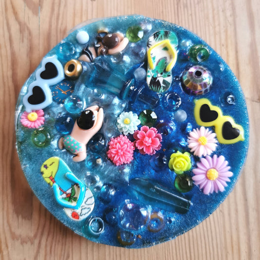 Hermohali 461 (muovi- ja akryylitäyte, monivärihelmiäinen)