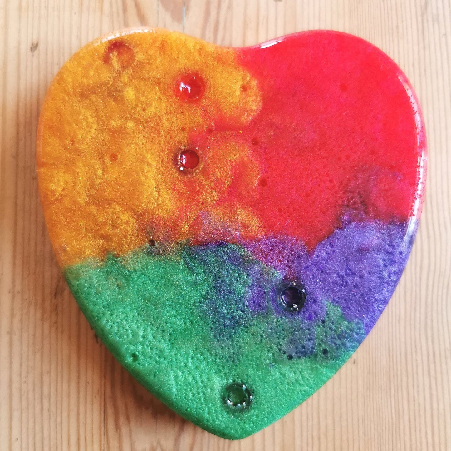 Hermohali 463 sydän (muovi- ja akryylitäyte, monivärihelmiäinen)