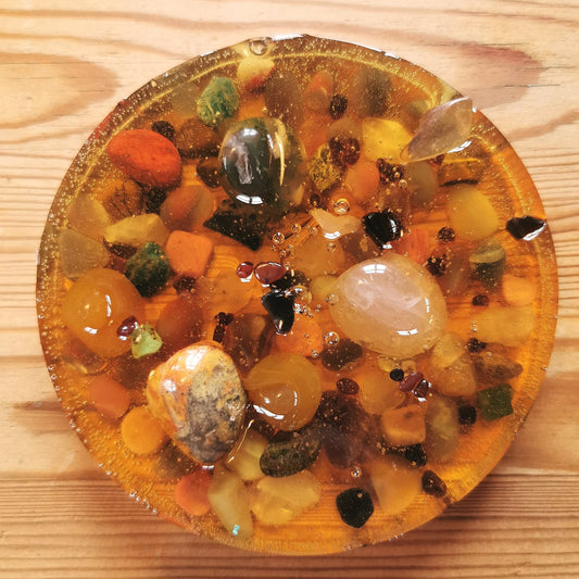 Hermohali 492 (luonnonkivitäyte, läpikuultava massa)