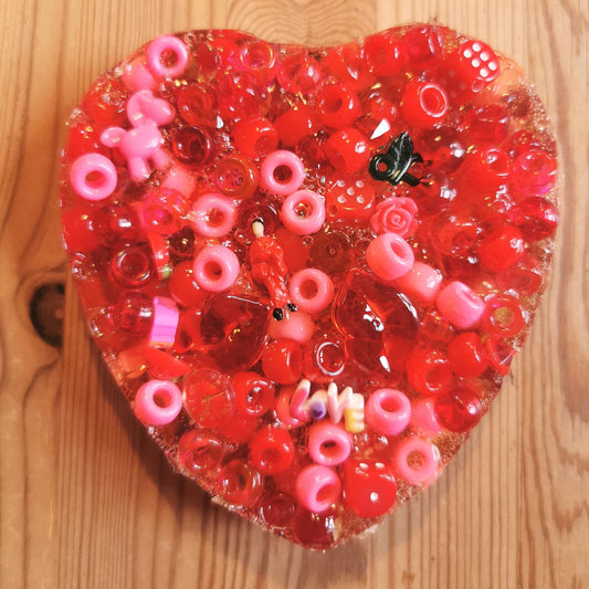 Hermohali 496 sydän (muovi- ja akryylitäyte, läpikuultava massa)