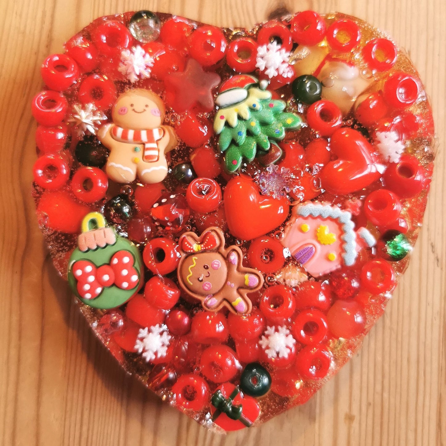 Hermohali 497 sydän (muovi- ja akryylitäyte, läpikuultava massa)