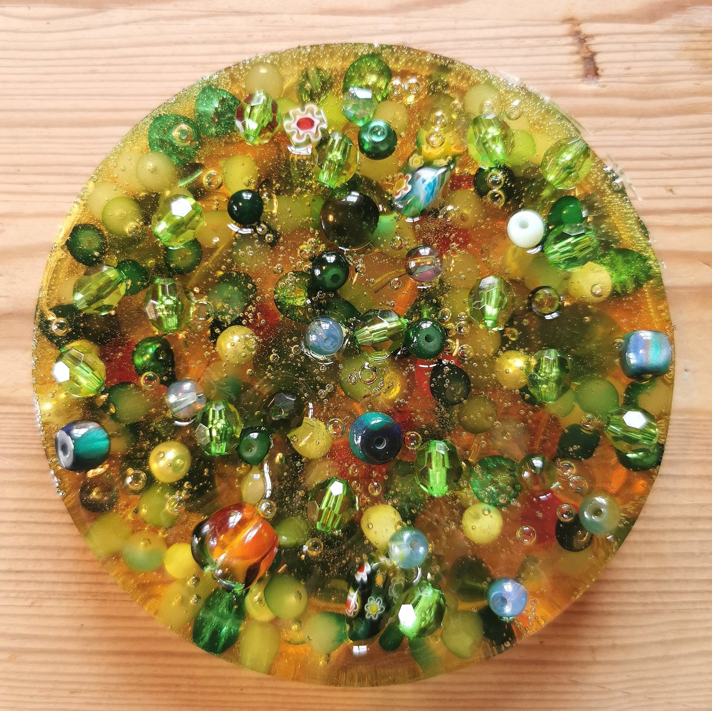 Hermohali 521 (lasihelmitäyte, läpikuultava massa)