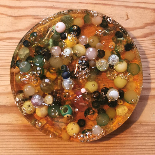 Hermohali 534 (lasihelmitäyte, läpikuultava massa)