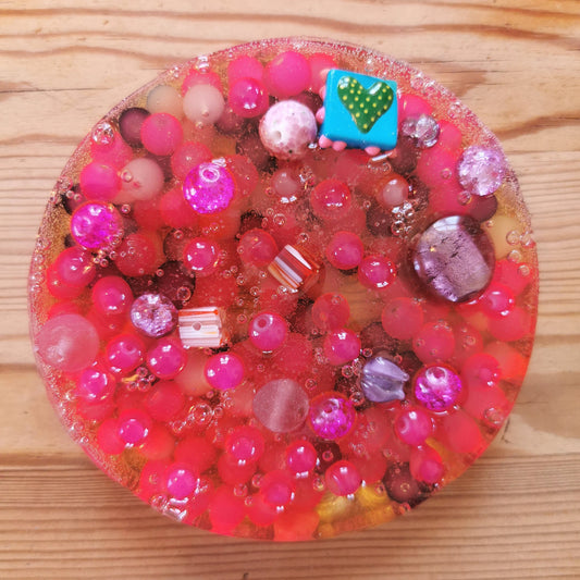 Hermohali 687 (lasihelmitäyte, läpikuultava massa)